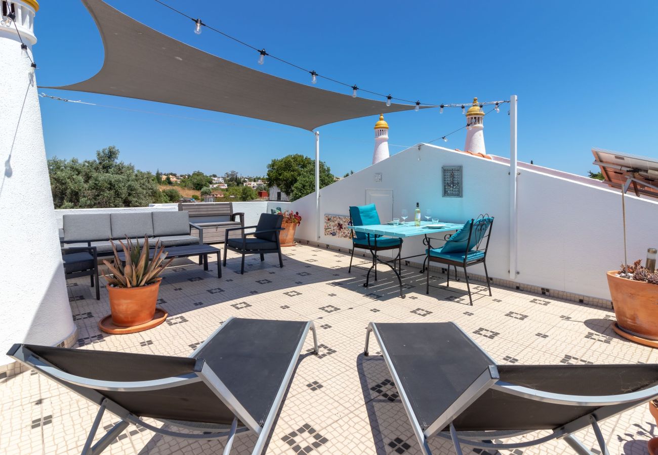 Apartment in Carvoeiro - Casa Encantada - Communal pool & garden, just a 5 minute walk to town centre