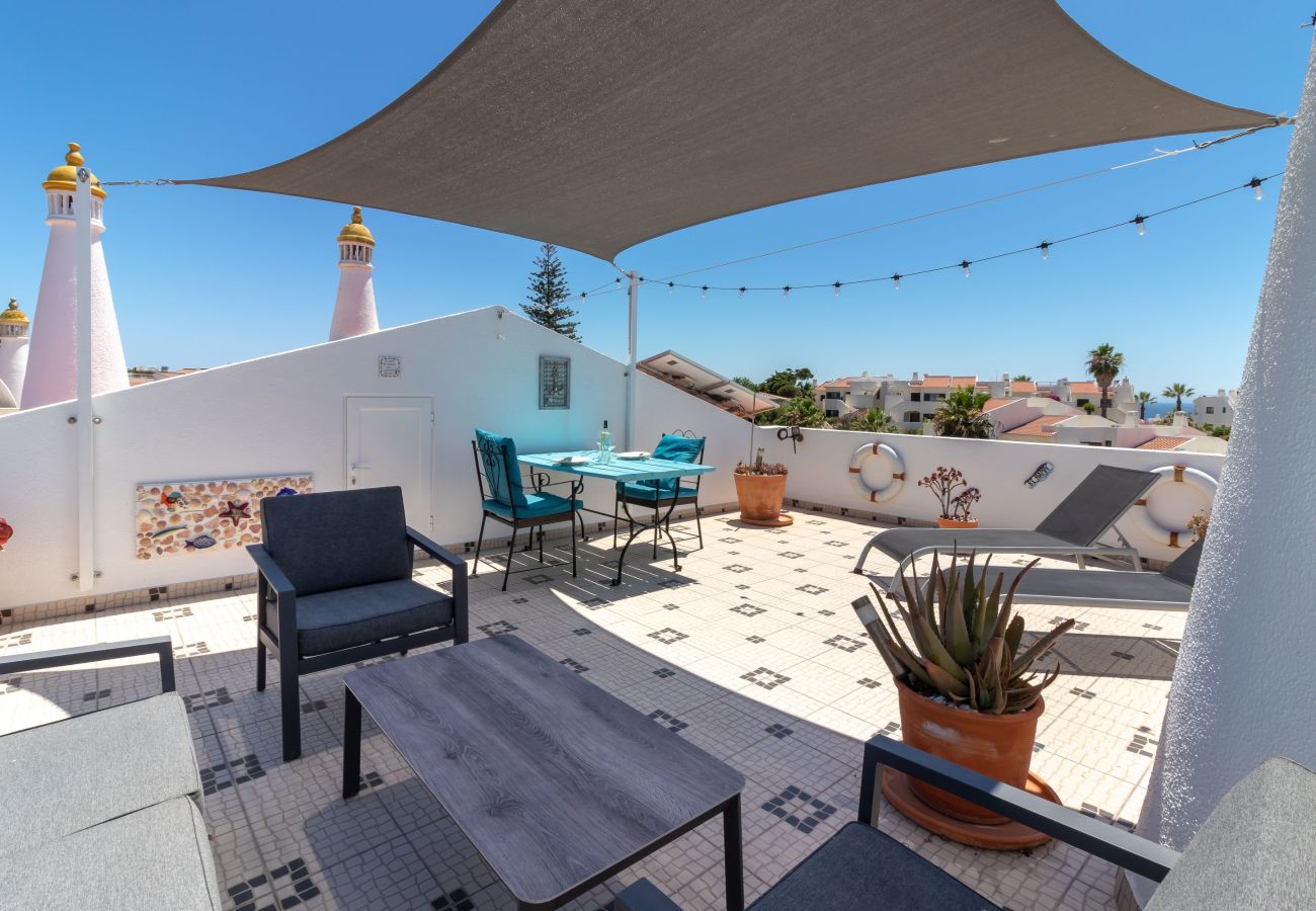 Apartment in Carvoeiro - Casa Encantada - Communal pool & garden, just a 5 minute walk to town centre