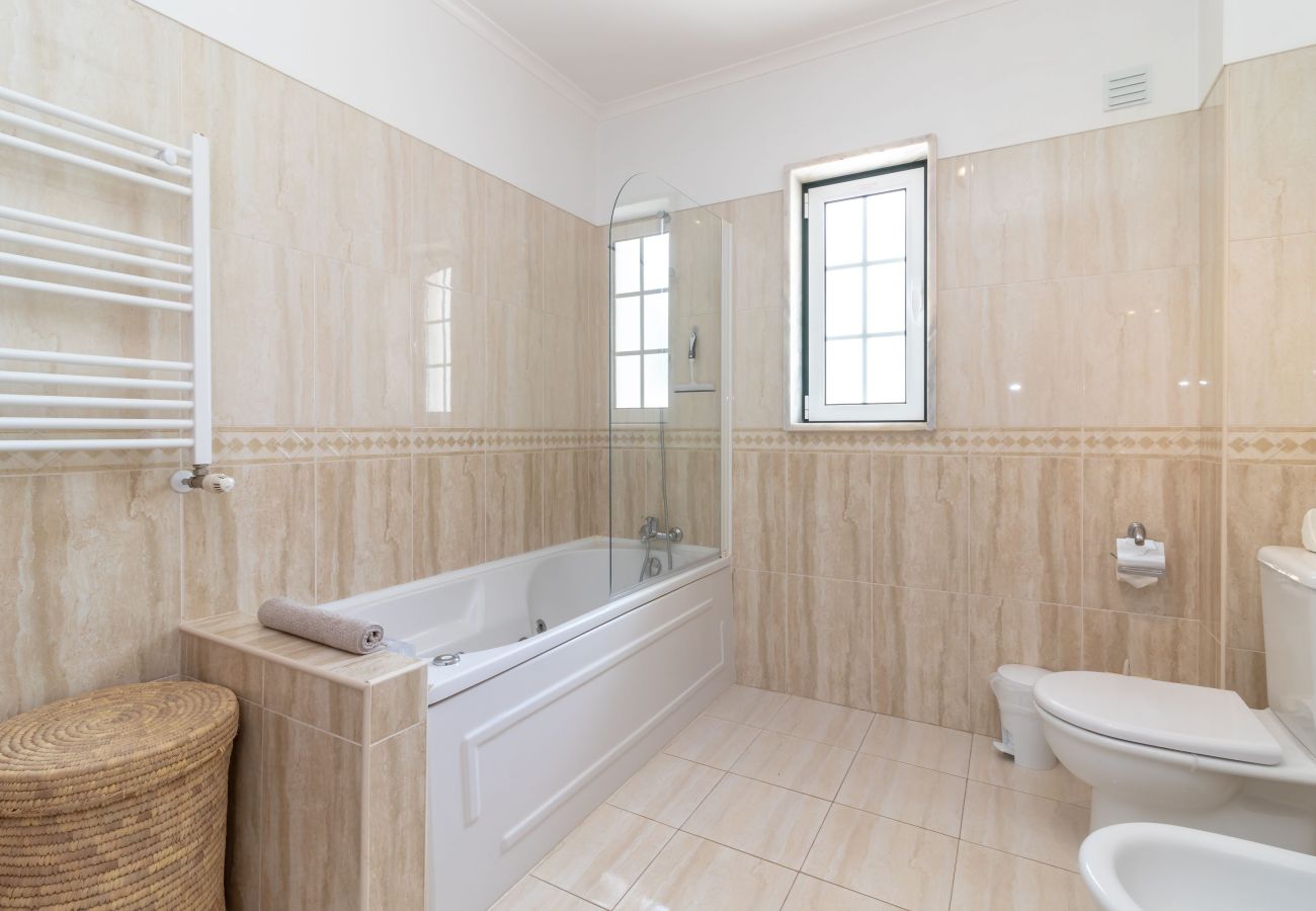 Apartment in Carvoeiro - Casa Bela Vista - Communal pool, close to town centre, beach and amenties