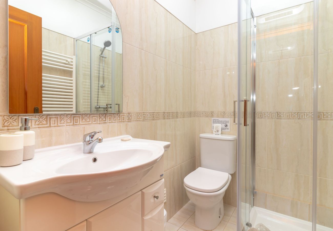 Apartment in Carvoeiro - Casa Bela Vista - Communal pool, close to town centre, beach and amenties