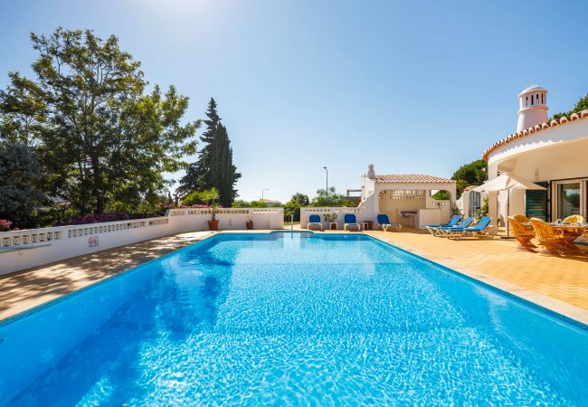 Villa in Carvoeiro - Casa Cúpula - Heated swimming pool, just 700m from golf course & clubhouse