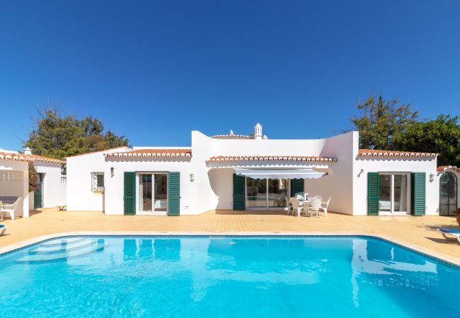 House in Carvoeiro - Casa do Farol - Private pool. walking distance from beach & golf course