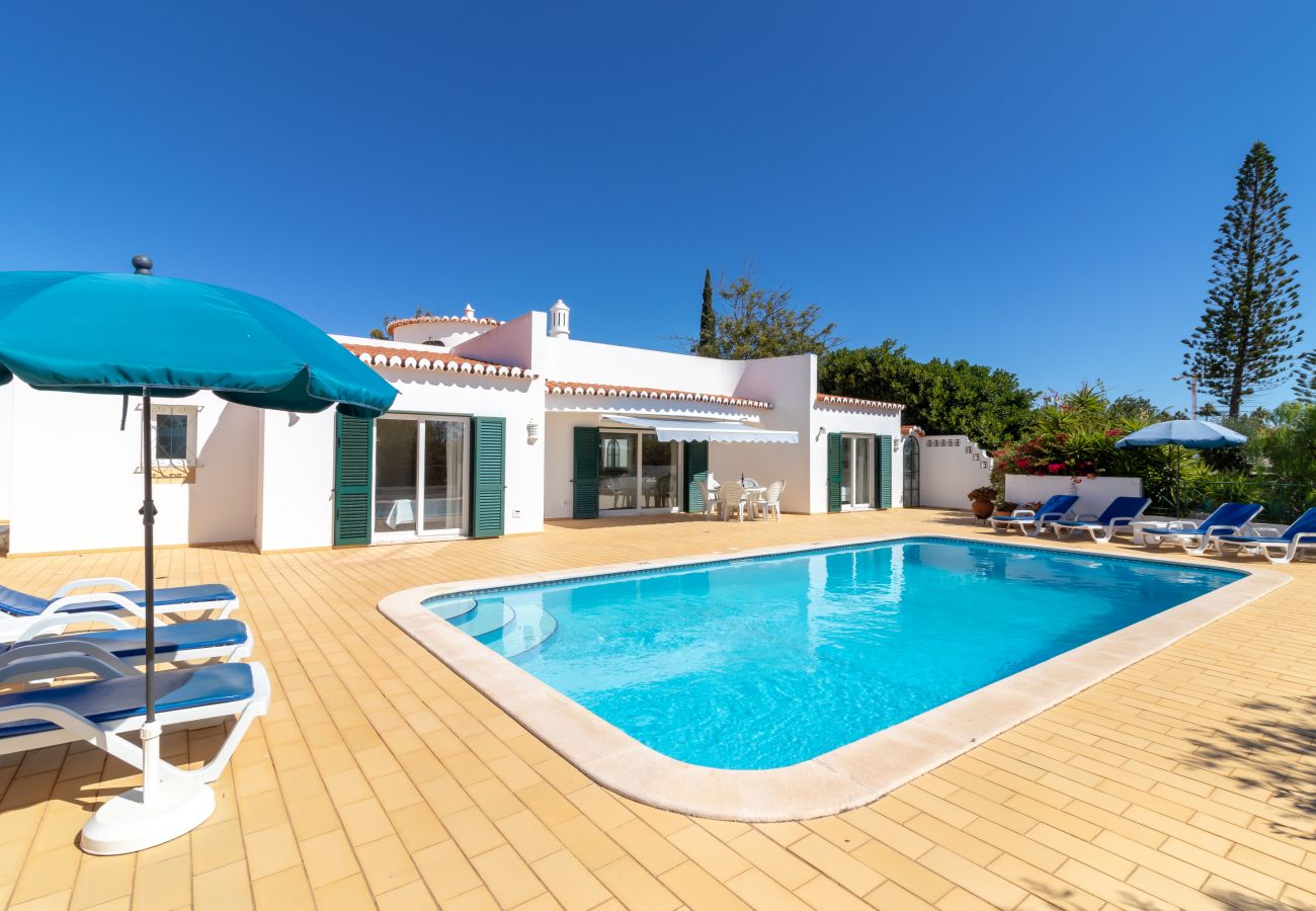 House in Carvoeiro - Casa do Farol - Private pool. walking distance from beach & golf course