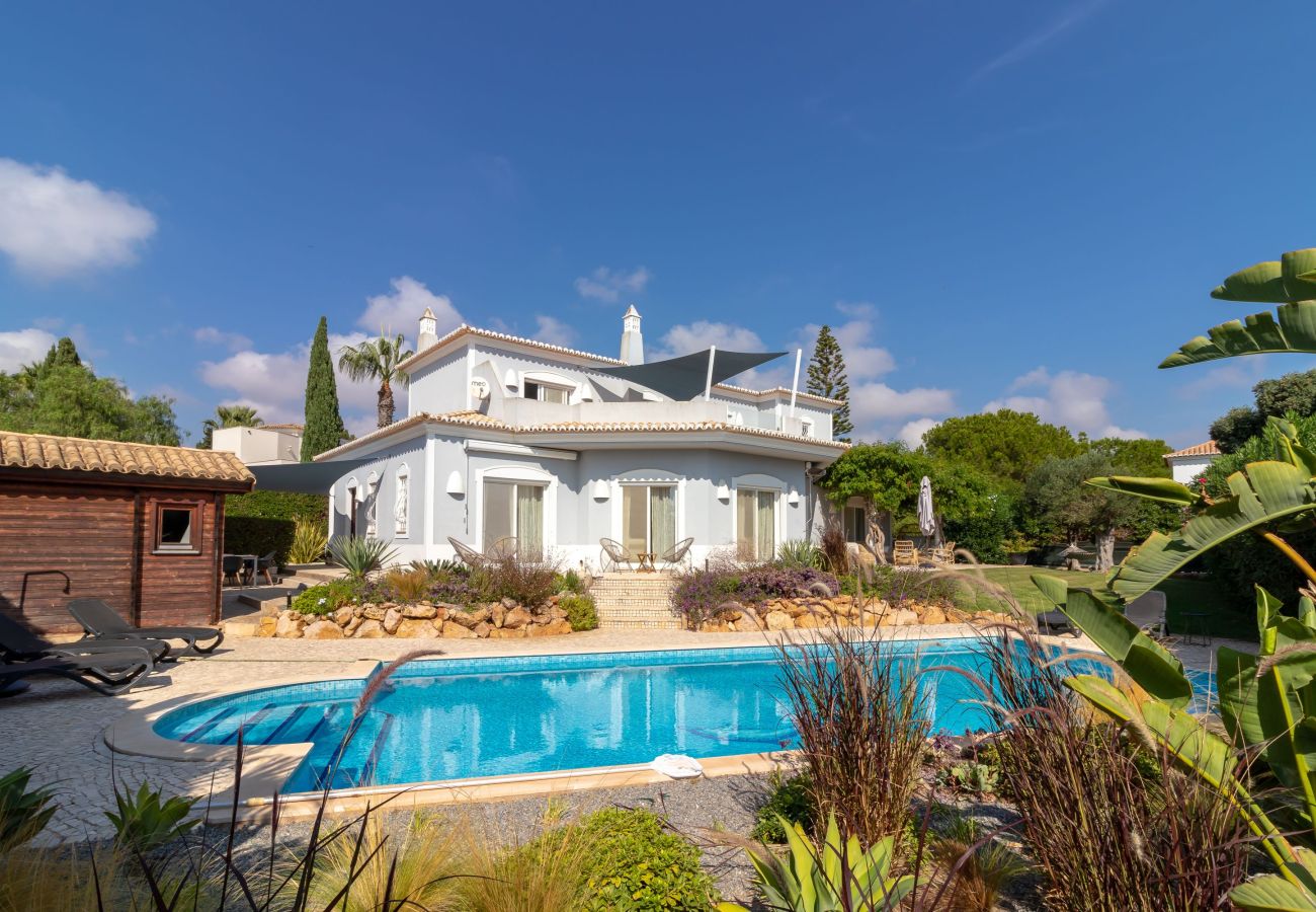 Villa in Carvoeiro - Villa Tranquila - Private swimming pool & stunning gardens, in Presa de Moura