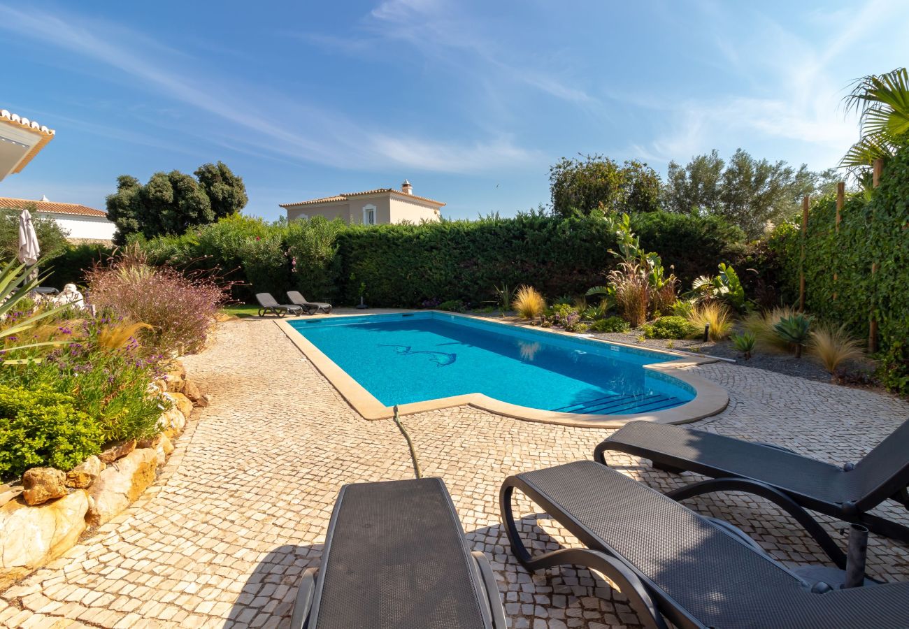 Villa in Carvoeiro - Villa Tranquila - Private swimming pool & stunning gardens, in Presa de Moura