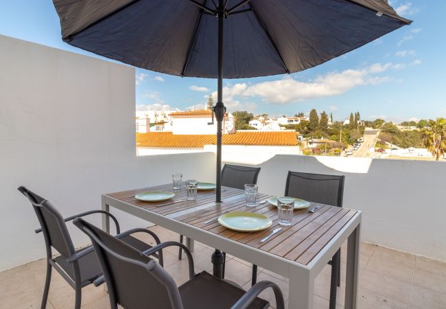 Apartment in Carvoeiro - Penthouse Farol - Communal pool, just a short walk to the town and beach