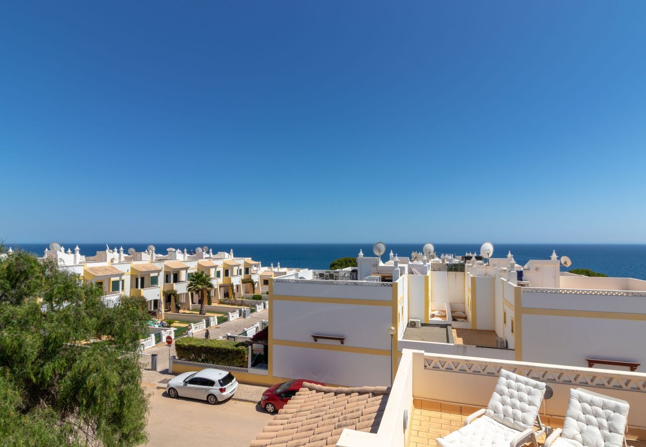 Terraced House in Benagil - Estrela do Mar - Sea views, communal pool and just 300 from beach 