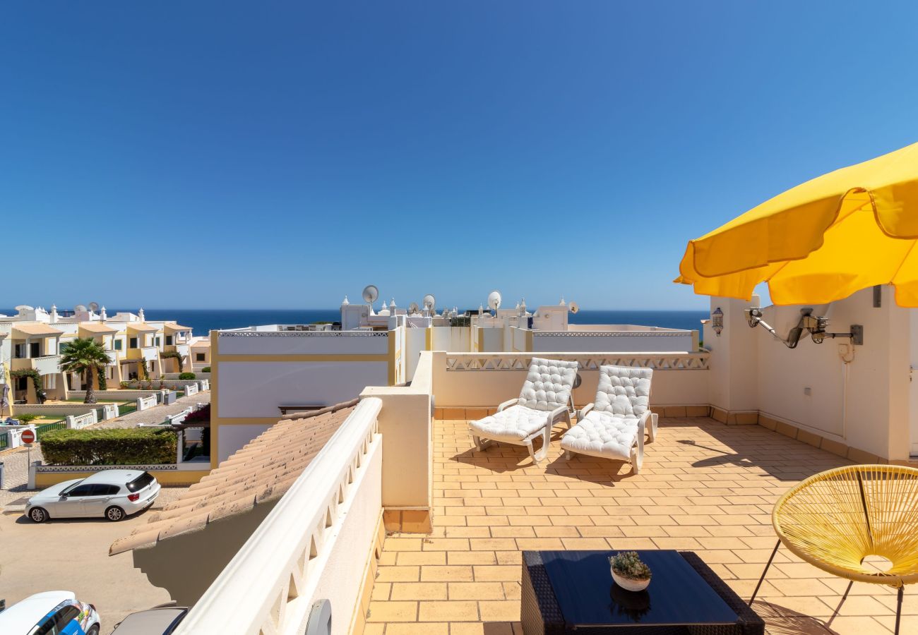 Terraced House in Benagil - Estrela do Mar - Sea views, communal pool and just 300 from beach 
