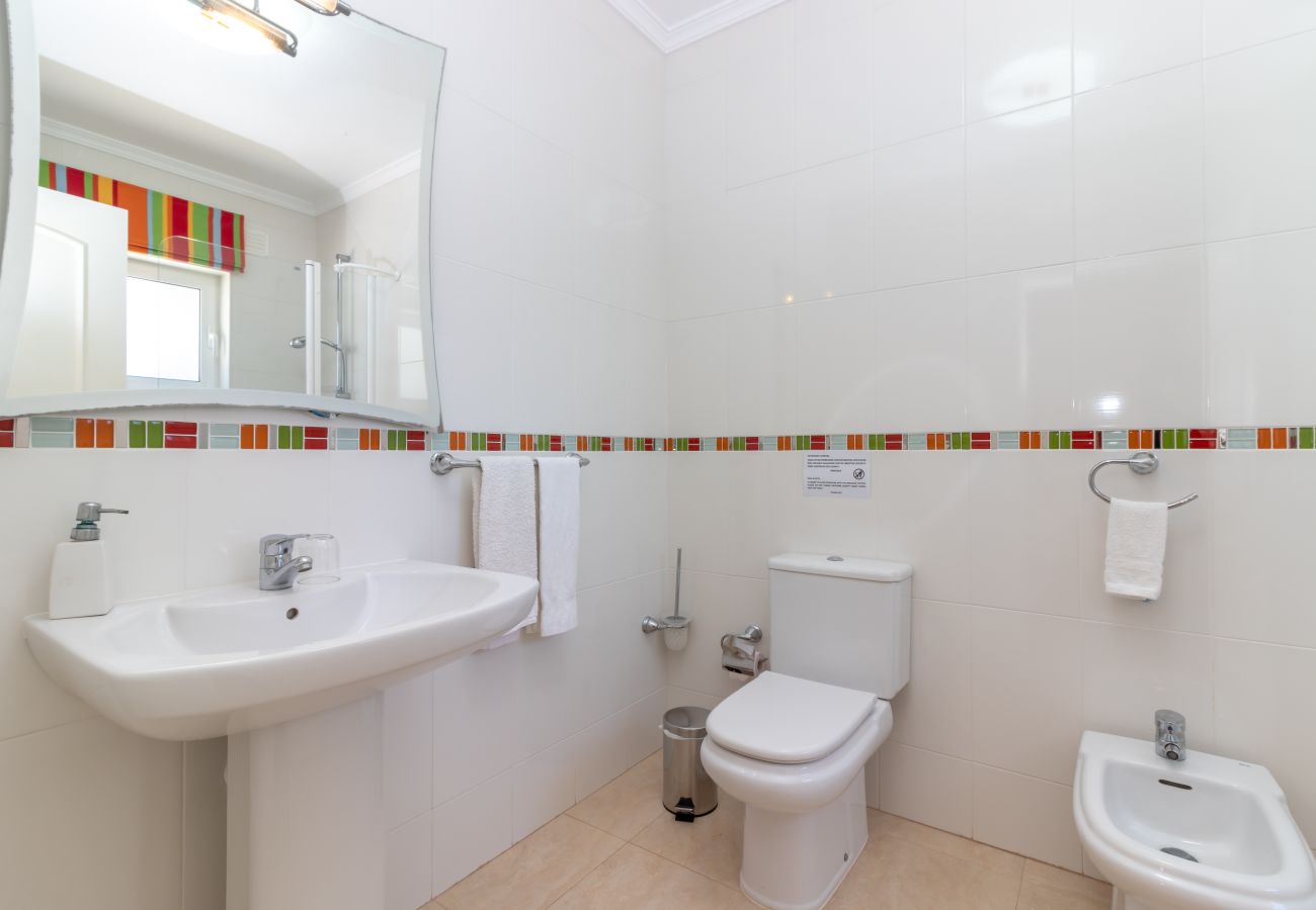 House in Carvoeiro - Casa Desa, - Heated swimming pool, walking distance to amenities