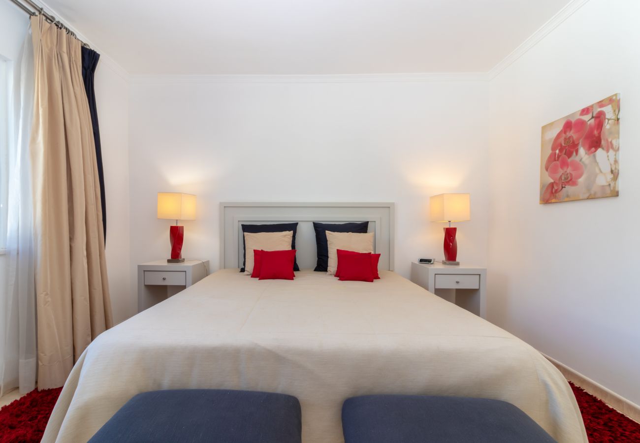 House in Carvoeiro - Casa Desa, - Heated swimming pool, walking distance to amenities