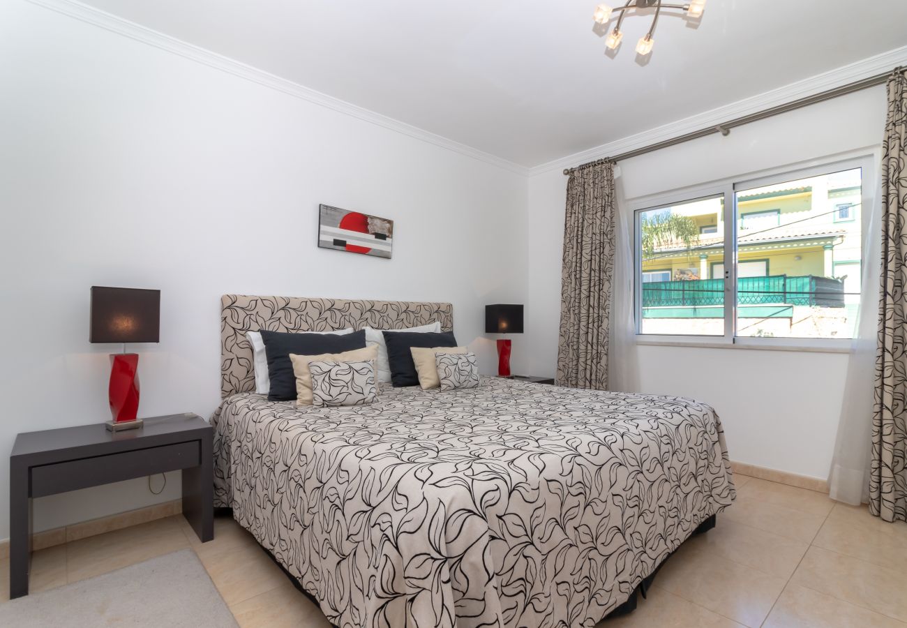 House in Carvoeiro - Casa Desa, - Heated swimming pool, walking distance to amenities