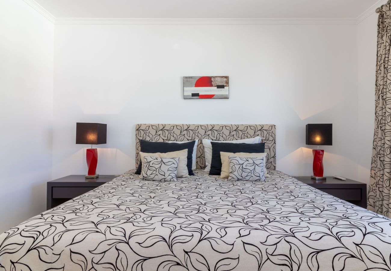 House in Carvoeiro - Casa Desa, - Heated swimming pool, walking distance to amenities