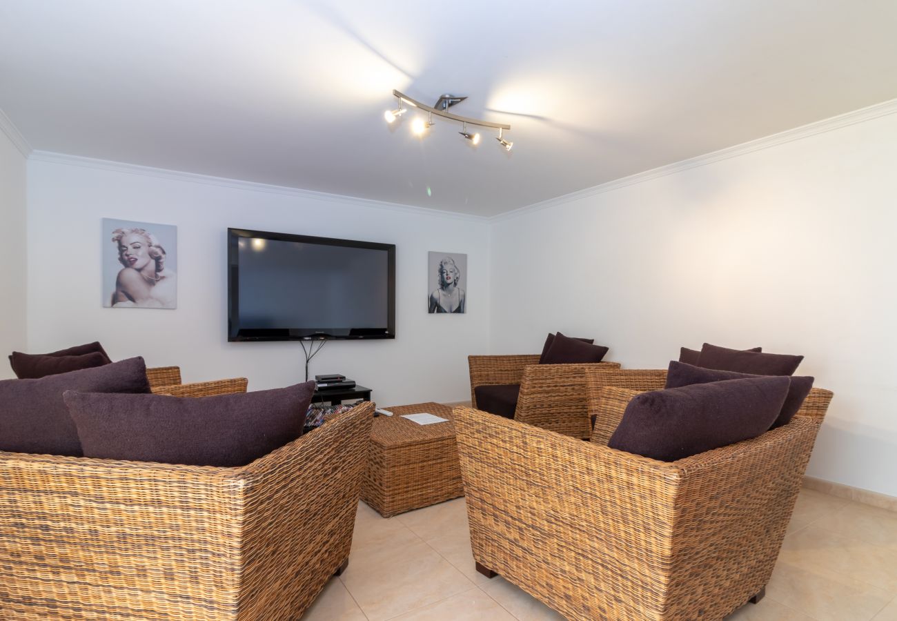 House in Carvoeiro - Casa Desa, - Heated swimming pool, walking distance to amenities
