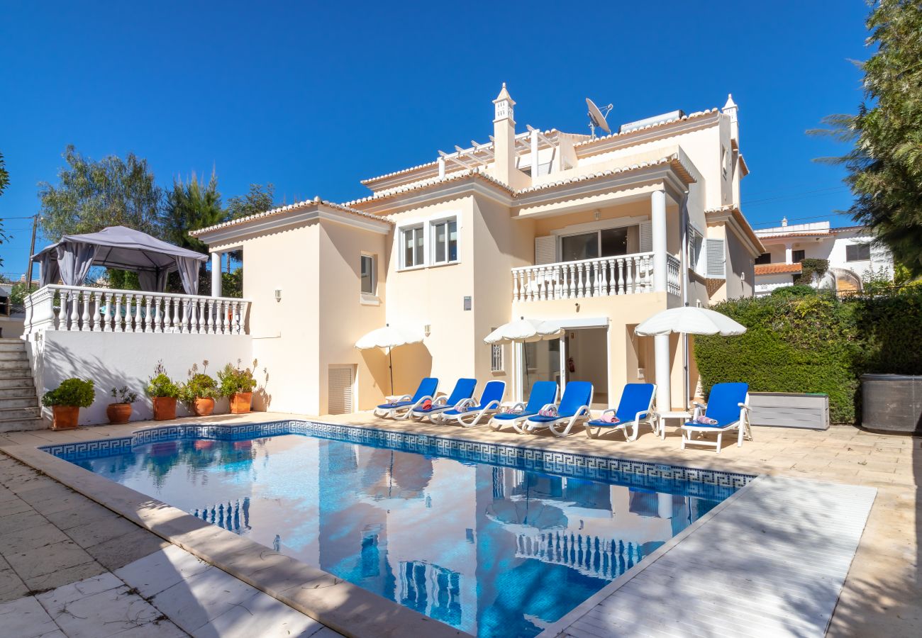 House in Carvoeiro - Casa Desa, - Heated swimming pool, walking distance to amenities