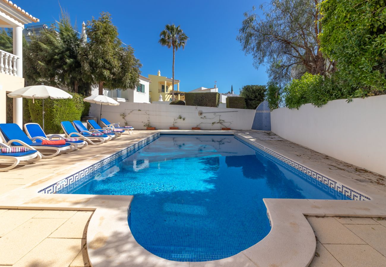 House in Carvoeiro - Casa Desa, - Heated swimming pool, walking distance to amenities
