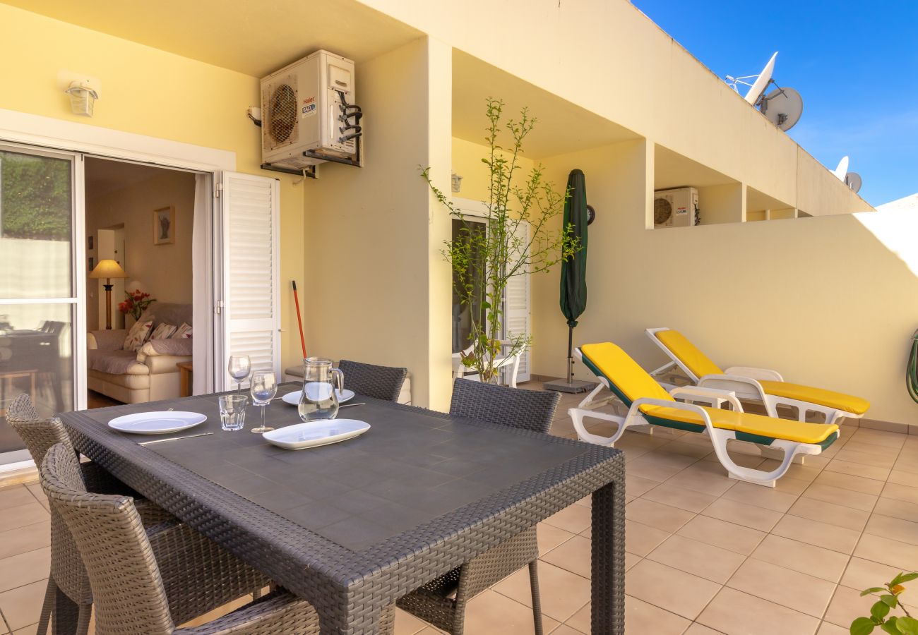 Apartment in Carvoeiro - Casa Amiga - Communal pool & garden, just 500m from beach