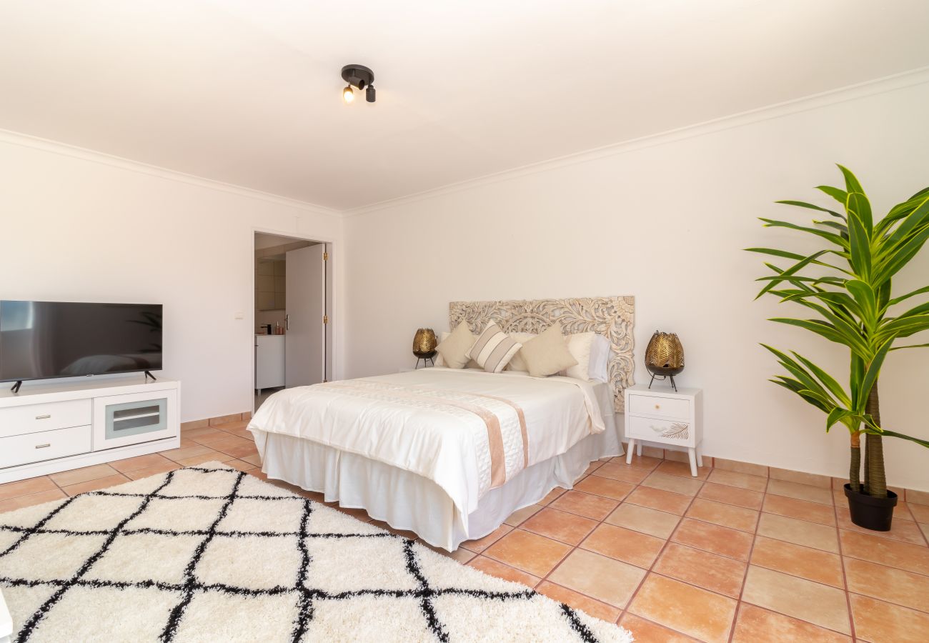 Villa in Carvoeiro - Casa da Saudade - Heated swimming pool, walking distance to town and beach