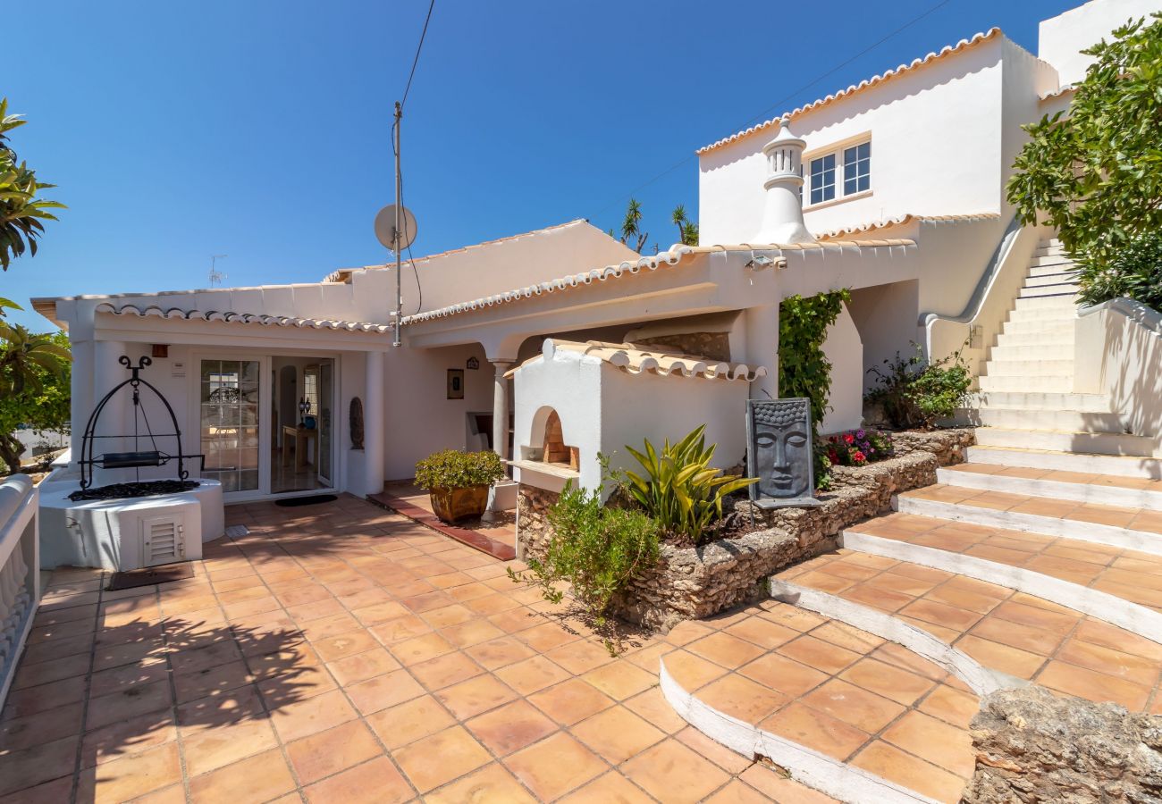 Villa in Carvoeiro - Casa da Saudade - Heated swimming pool, walking distance to town and beach