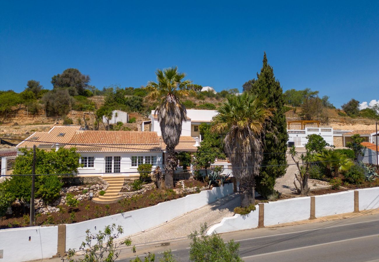 Villa in Carvoeiro - Casa da Saudade - Heated swimming pool, walking distance to town and beach