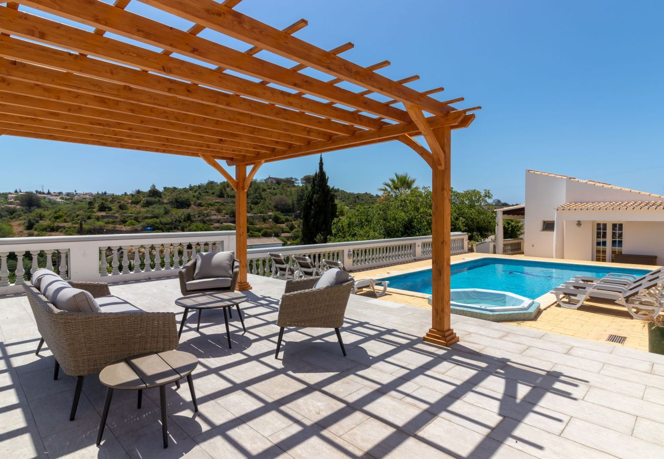 Villa in Carvoeiro - Casa da Saudade - Heated swimming pool, walking distance to town and beach