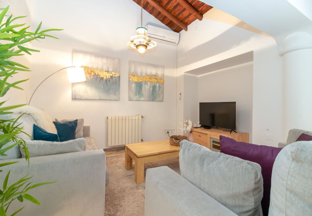 Villa in Carvoeiro - Casa da Saudade - Heated swimming pool, walking distance to town and beach