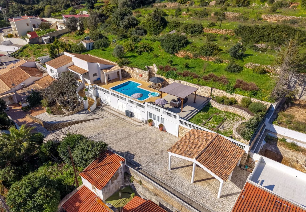Villa in Carvoeiro - Casa da Saudade - Heated swimming pool, walking distance to town and beach