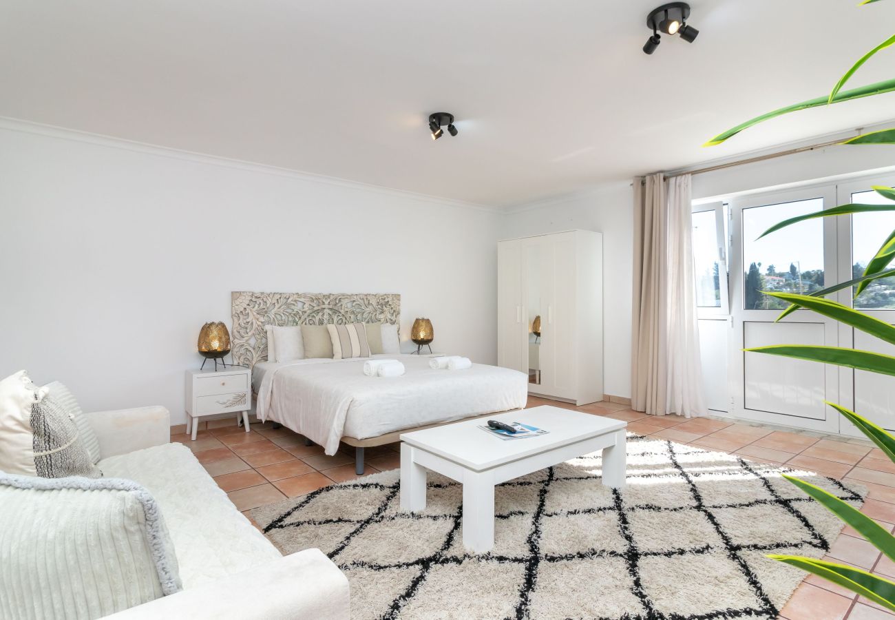 Villa in Carvoeiro - Casa da Saudade - Heated swimming pool, walking distance to town and beach