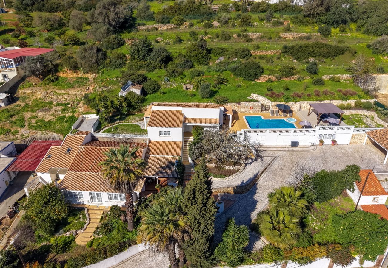 Villa in Carvoeiro - Casa da Saudade - Heated swimming pool, walking distance to town and beach