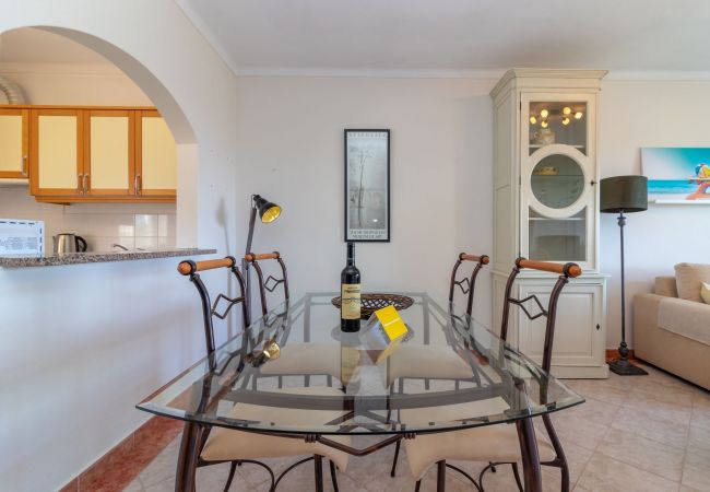 Apartment in Ferragudo - Casa Brisa Suave - Top floor with stunning views & communal pool