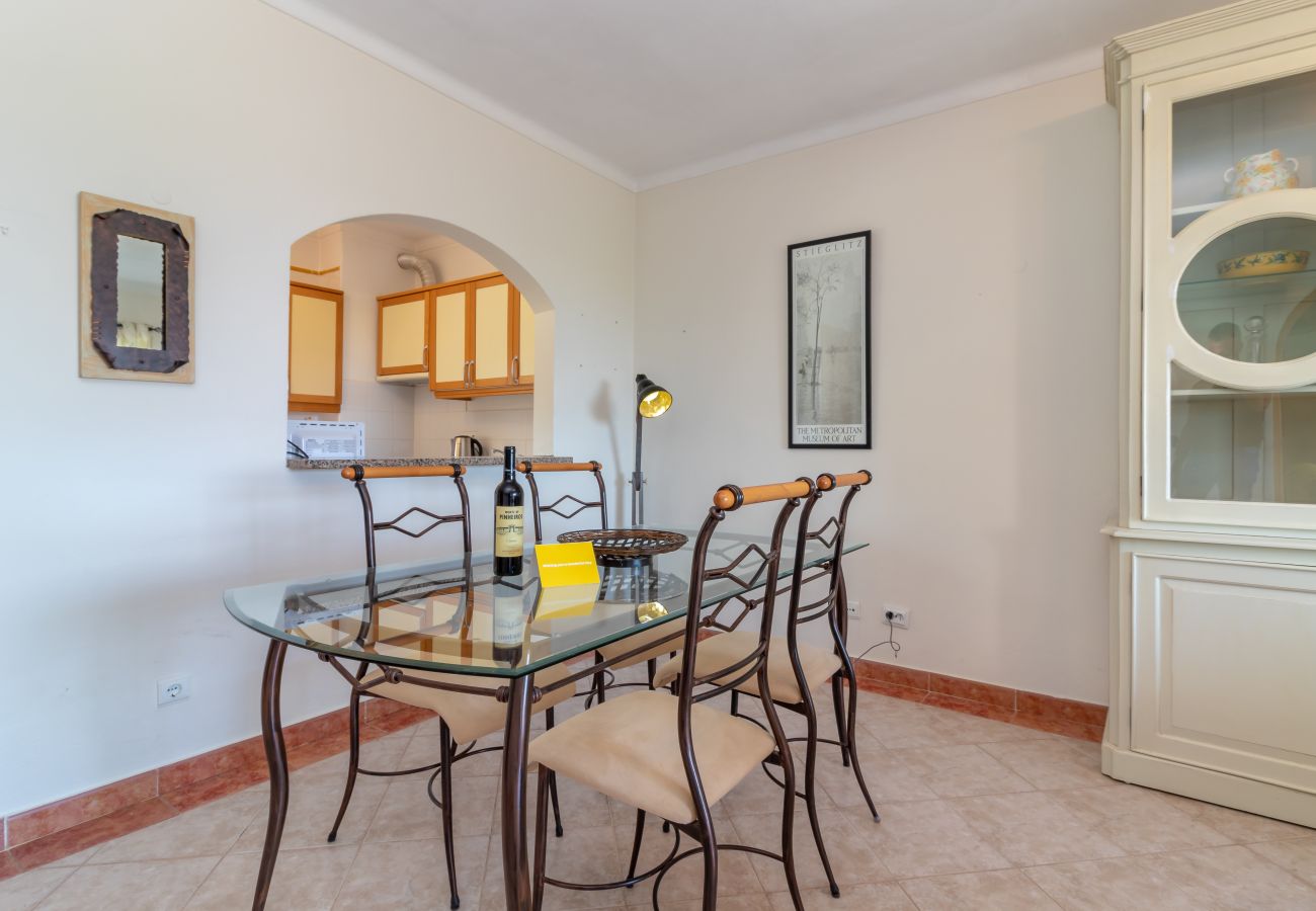 Apartment in Ferragudo - Casa Brisa Suave - Top floor with stunning views & communal pool