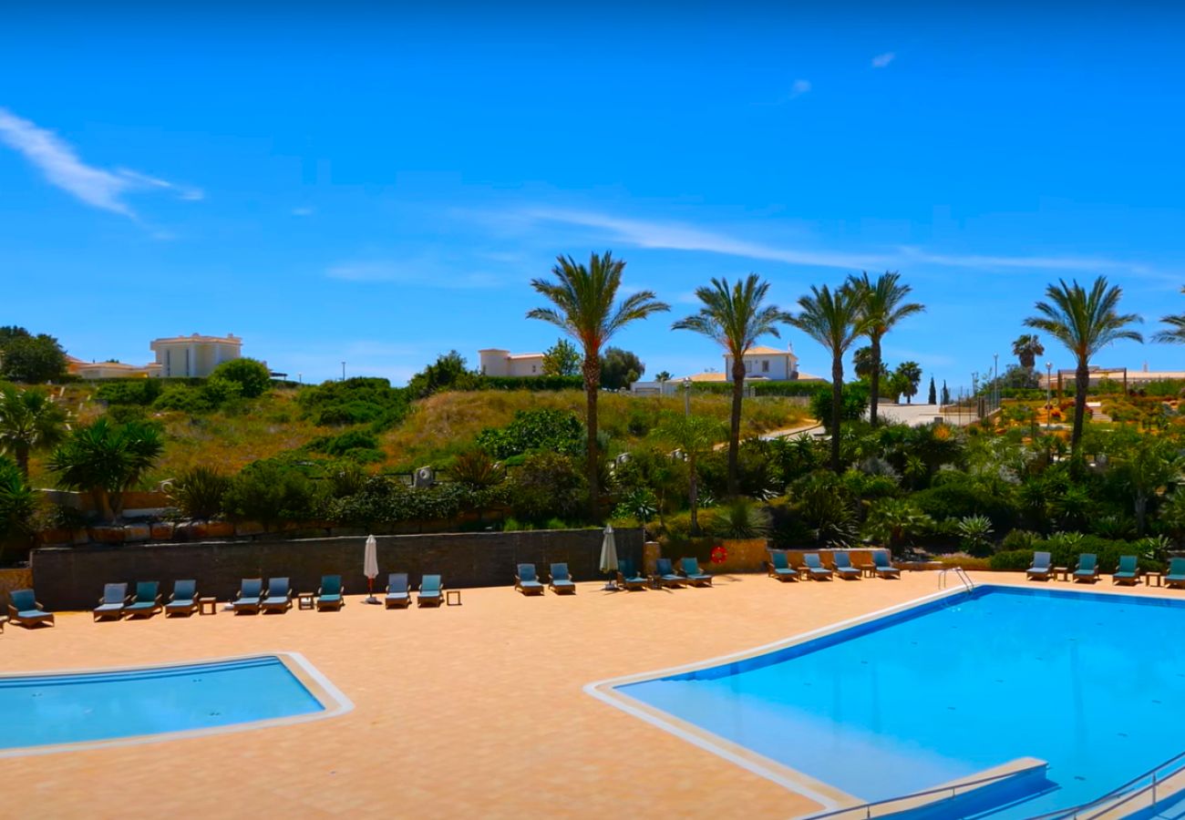 Apartment in Ferragudo - Casa Brisa Suave - Top floor with stunning views & communal pool