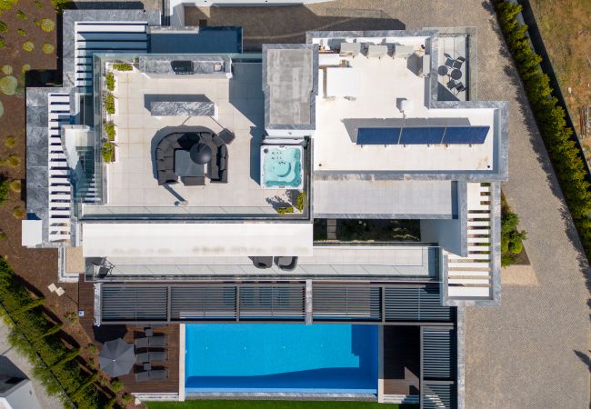 Villa in Carvoeiro - Vivenda Boa Vida - Luxury villa, heated infinity pool, jacuzzi, 8 pax