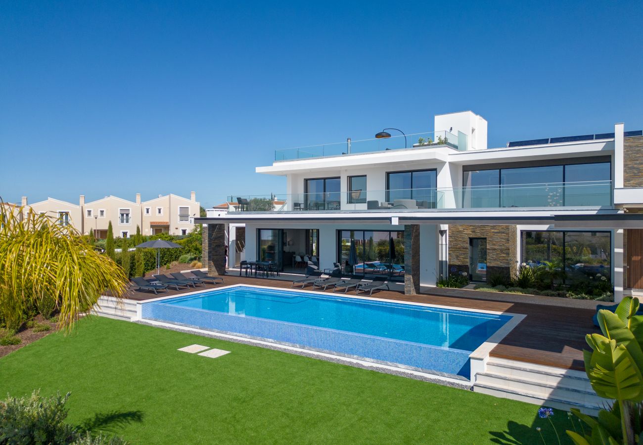 Villa in Carvoeiro - Vivenda Boa Vida - Luxury villa, heated infinity pool, jacuzzi, 8 pax