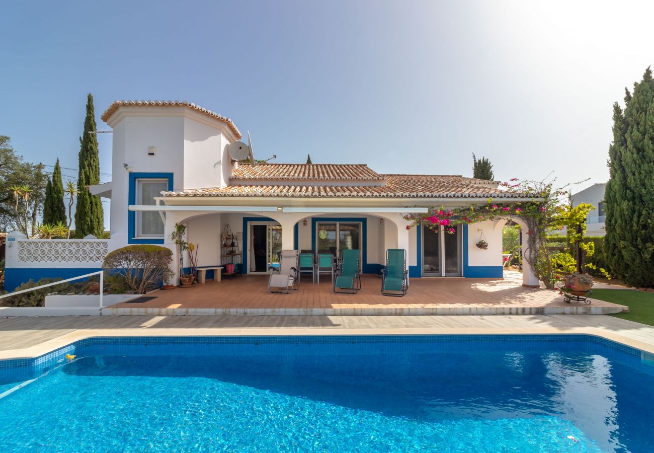 Villa in Lagoa - Casa Esperança - Private heated pool, 5 minute drive from beaches & town