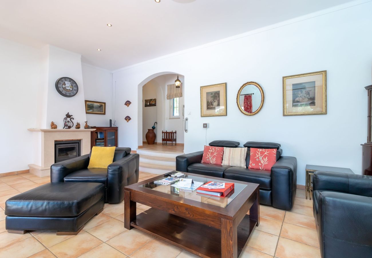 Villa in Lagoa - Casa Esperança - Private heated pool, 5 minute drive from beaches & town