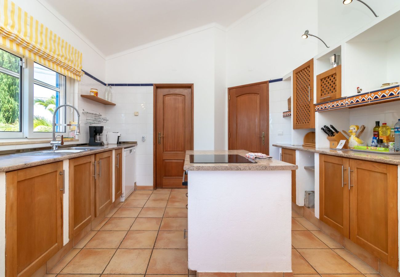 Villa in Lagoa - Casa Esperança - Private heated pool, 5 minute drive from beaches & town