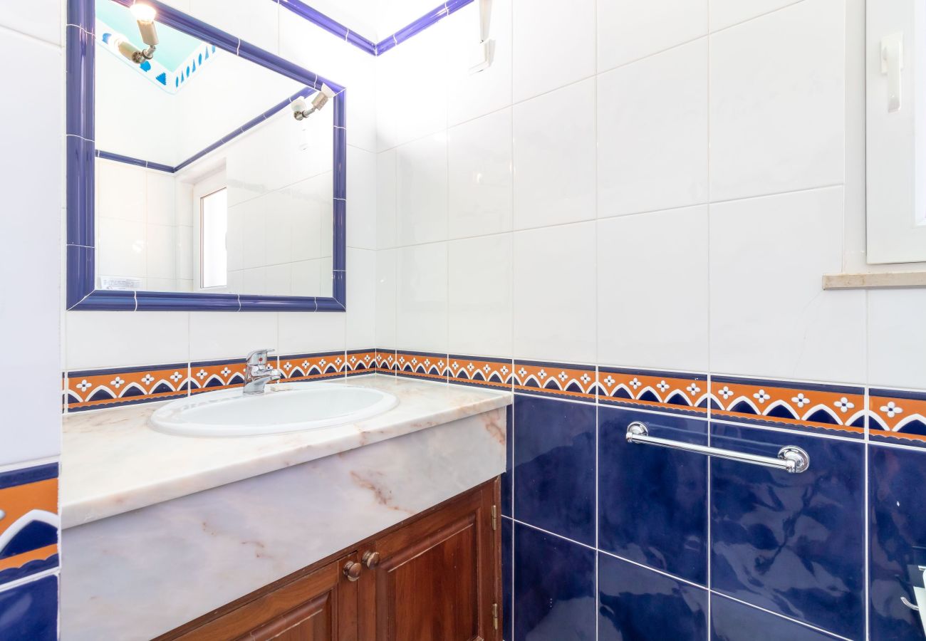 Villa in Lagoa - Casa Esperança - Private heated pool, 5 minute drive from beaches & town