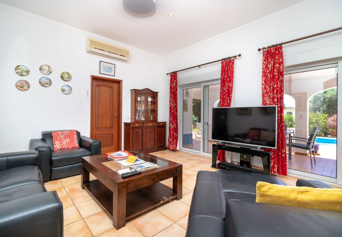 Villa in Lagoa - Casa Esperança - Private heated pool, 5 minute drive from beaches & town