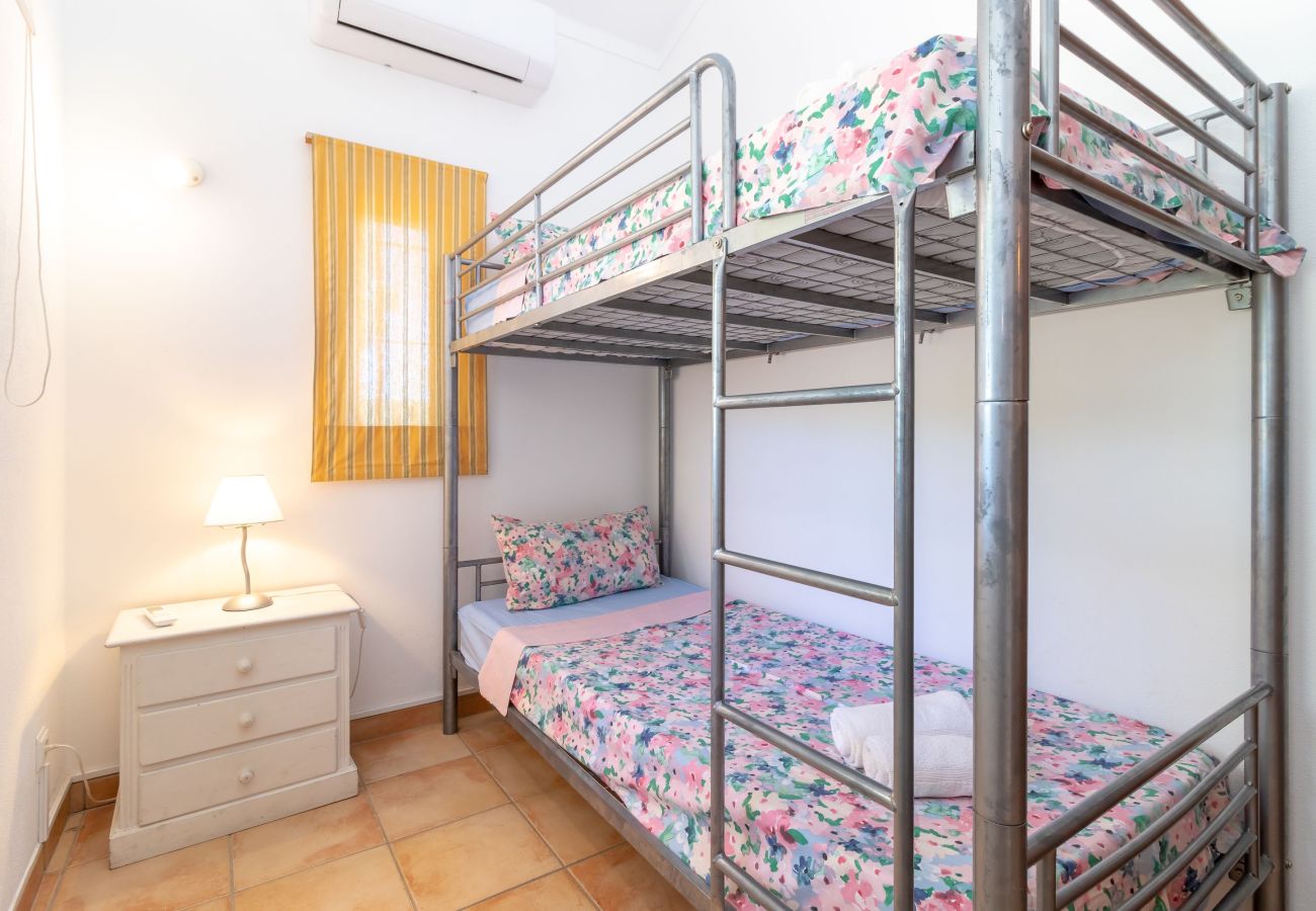 Villa in Lagoa - Casa Esperança - Private heated pool, 5 minute drive from beaches & town