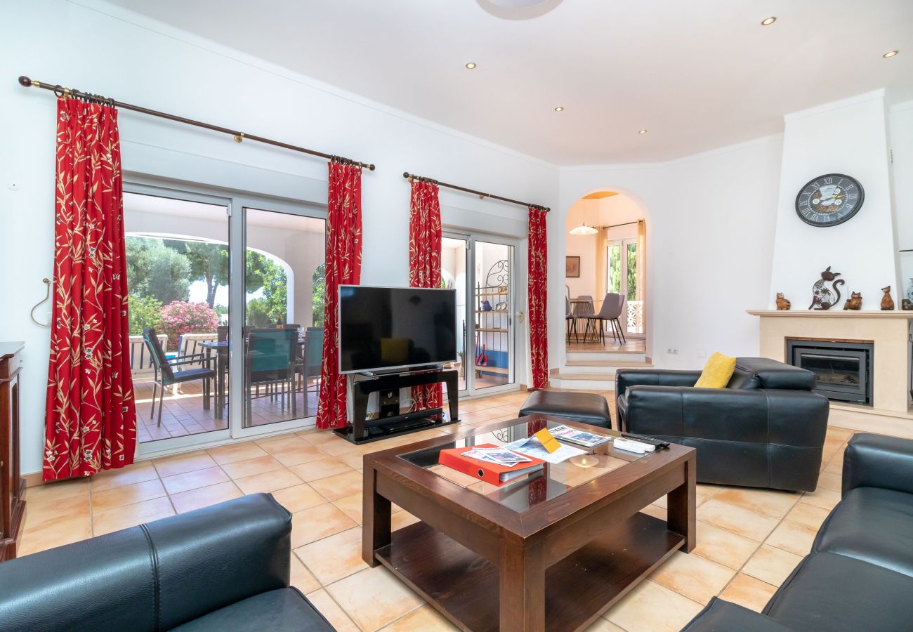 Villa in Lagoa - Casa Esperança - Private heated pool, 5 minute drive from beaches & town