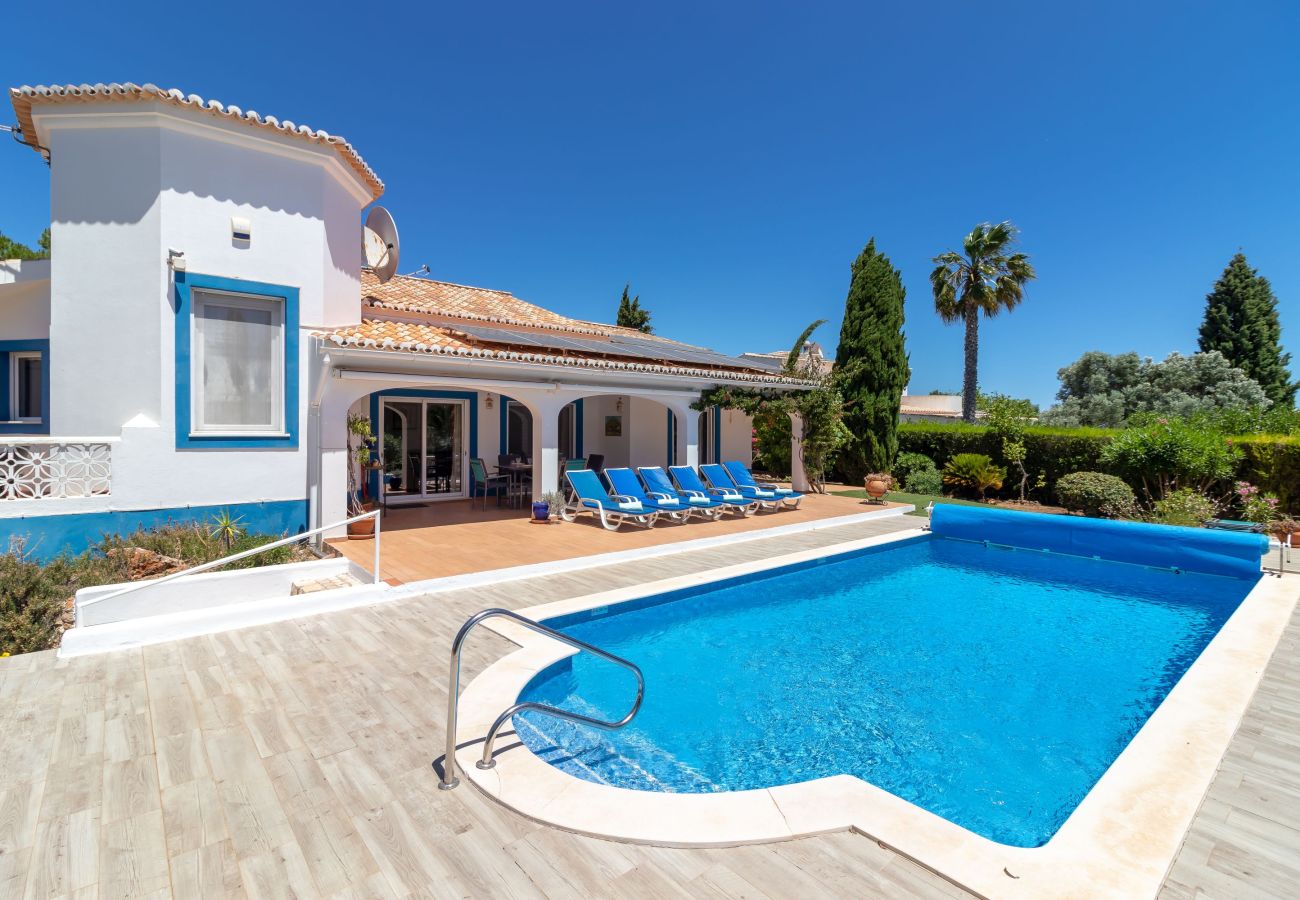 Villa in Lagoa - Casa Esperança - Private heated pool, 5 minute drive from beaches & town