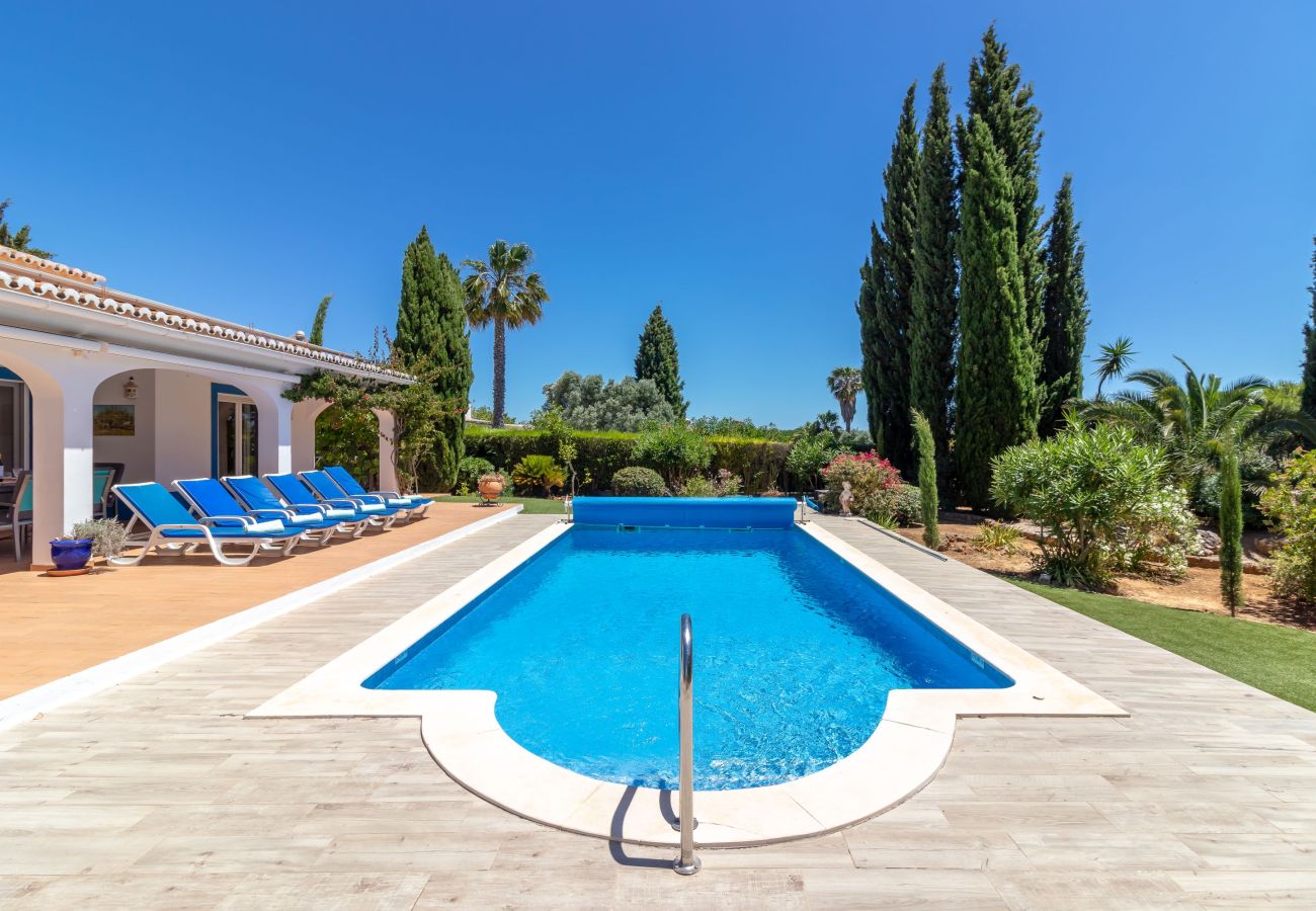 Villa in Lagoa - Casa Esperança - Private heated pool, 5 minute drive from beaches & town