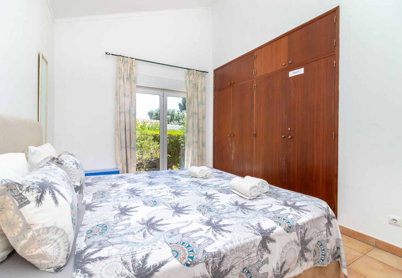 Villa in Lagoa - Casa Esperança - Private heated pool, 5 minute drive from beaches & town