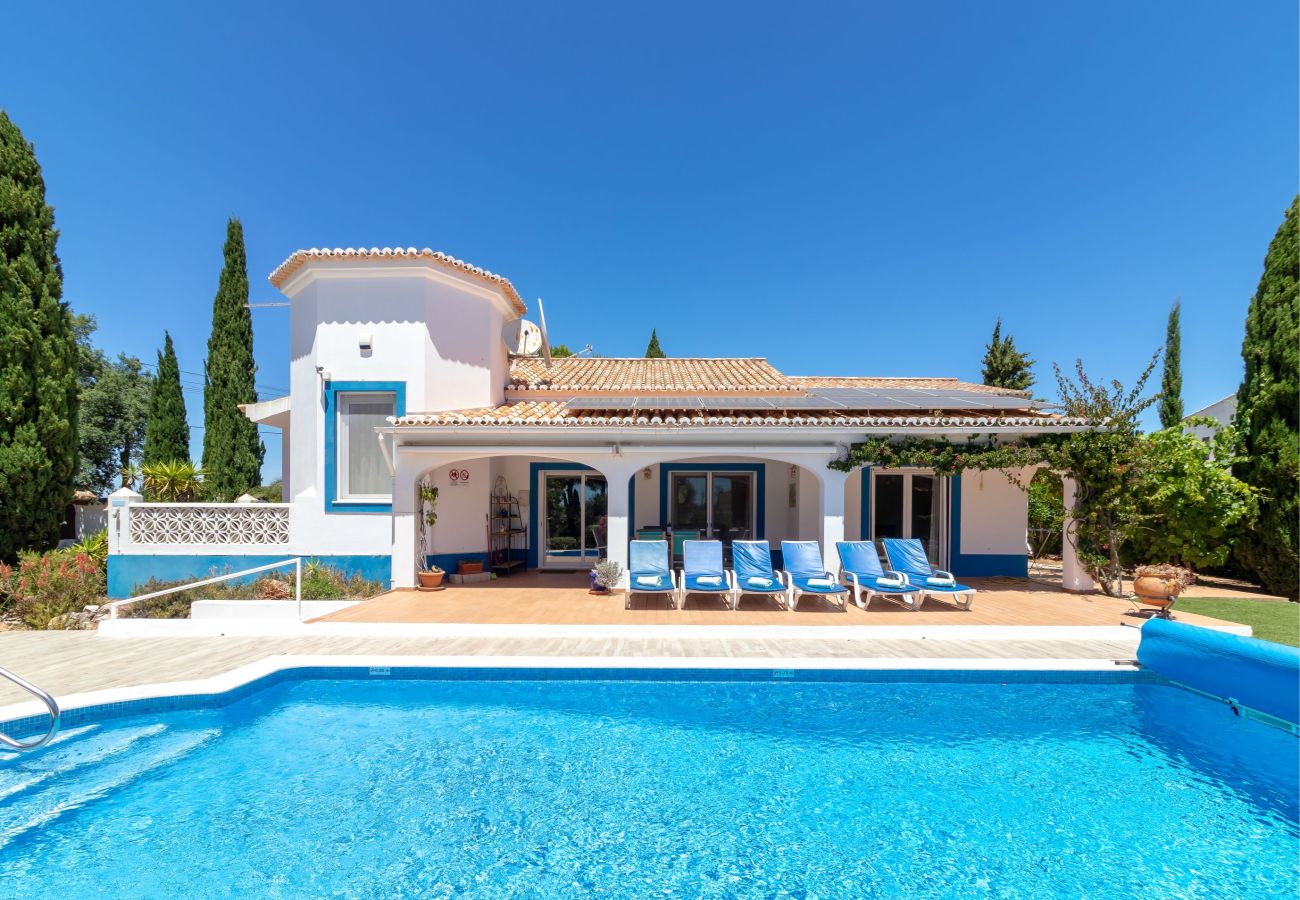 Villa in Lagoa - Casa Esperança - Private heated pool, 5 minute drive from beaches & town