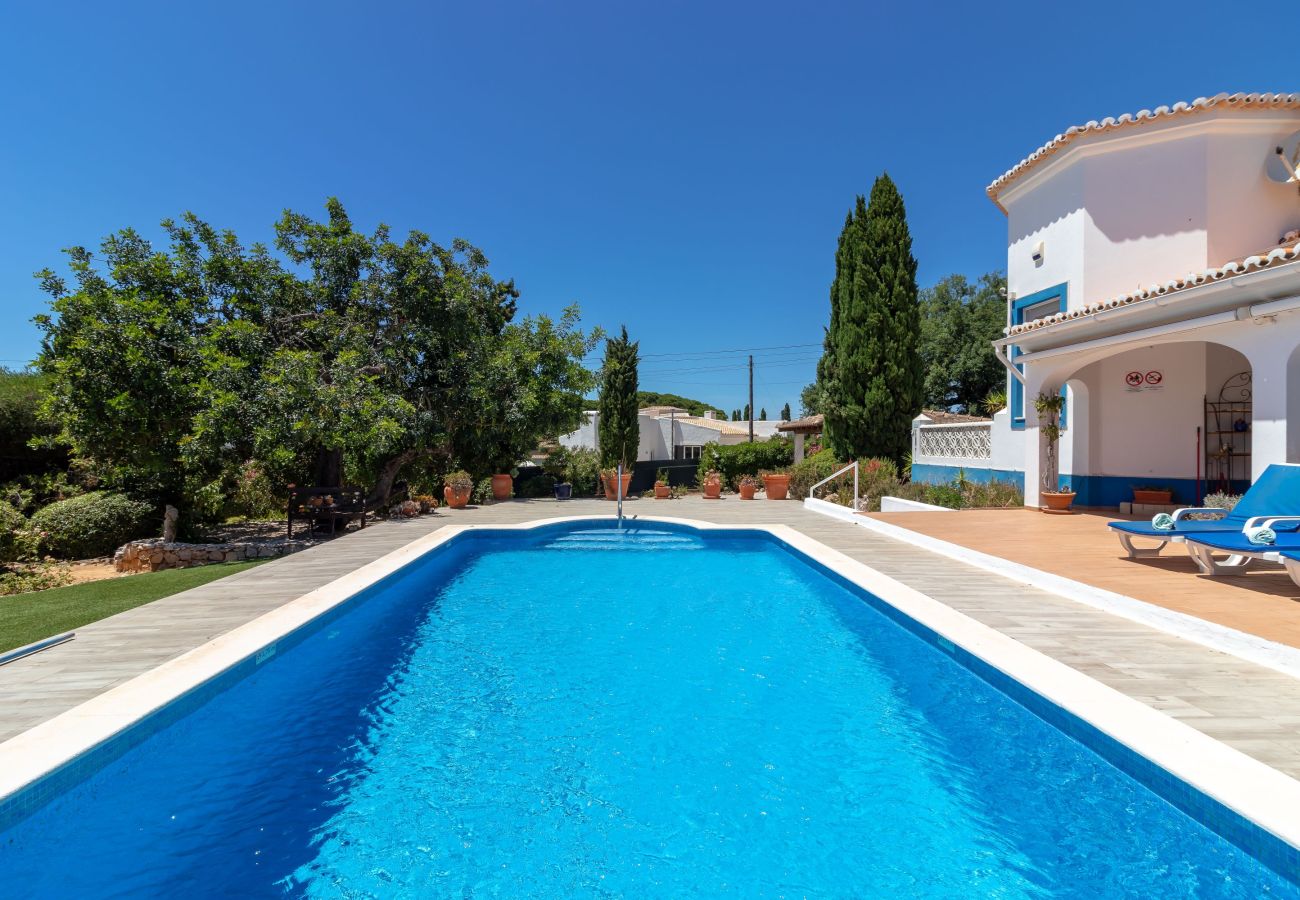 Villa in Lagoa - Casa Esperança - Private heated pool, 5 minute drive from beaches & town