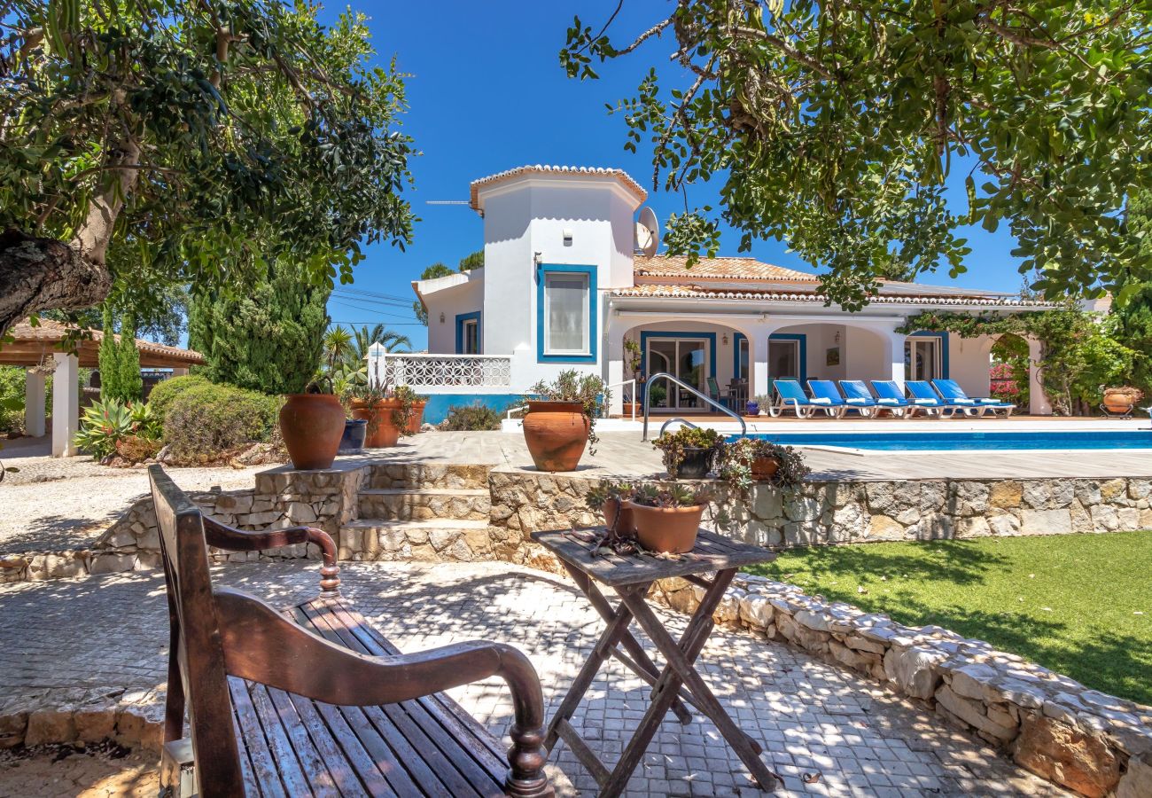 Villa in Lagoa - Casa Esperança - Private heated pool, 5 minute drive from beaches & town