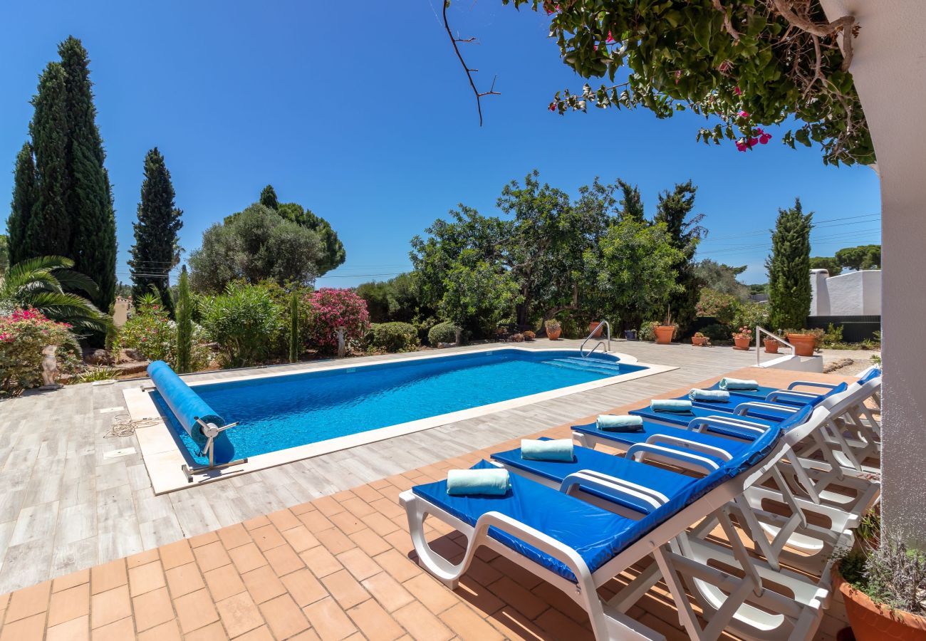 Villa in Lagoa - Casa Esperança - Private heated pool, 5 minute drive from beaches & town