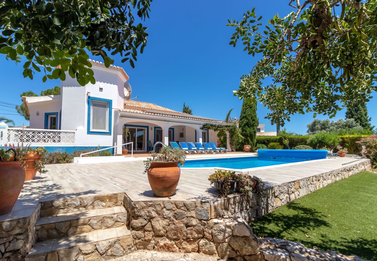 Villa in Lagoa - Casa Esperança - Private heated pool, 5 minute drive from beaches & town
