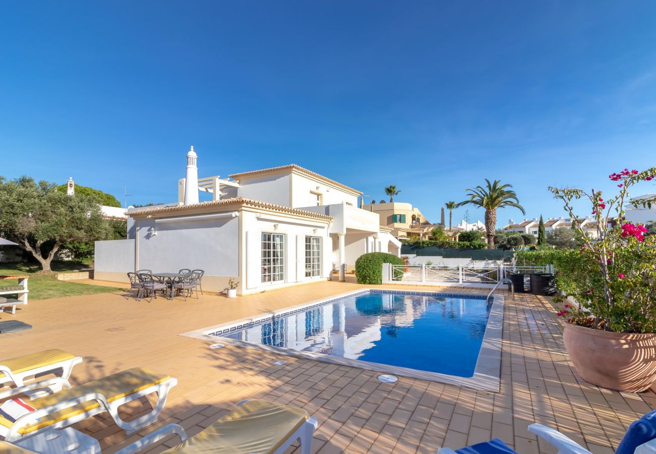 Villa in Carvoeiro - Casa Anton - Heated pool, sea views and only 1.5km from town and beach