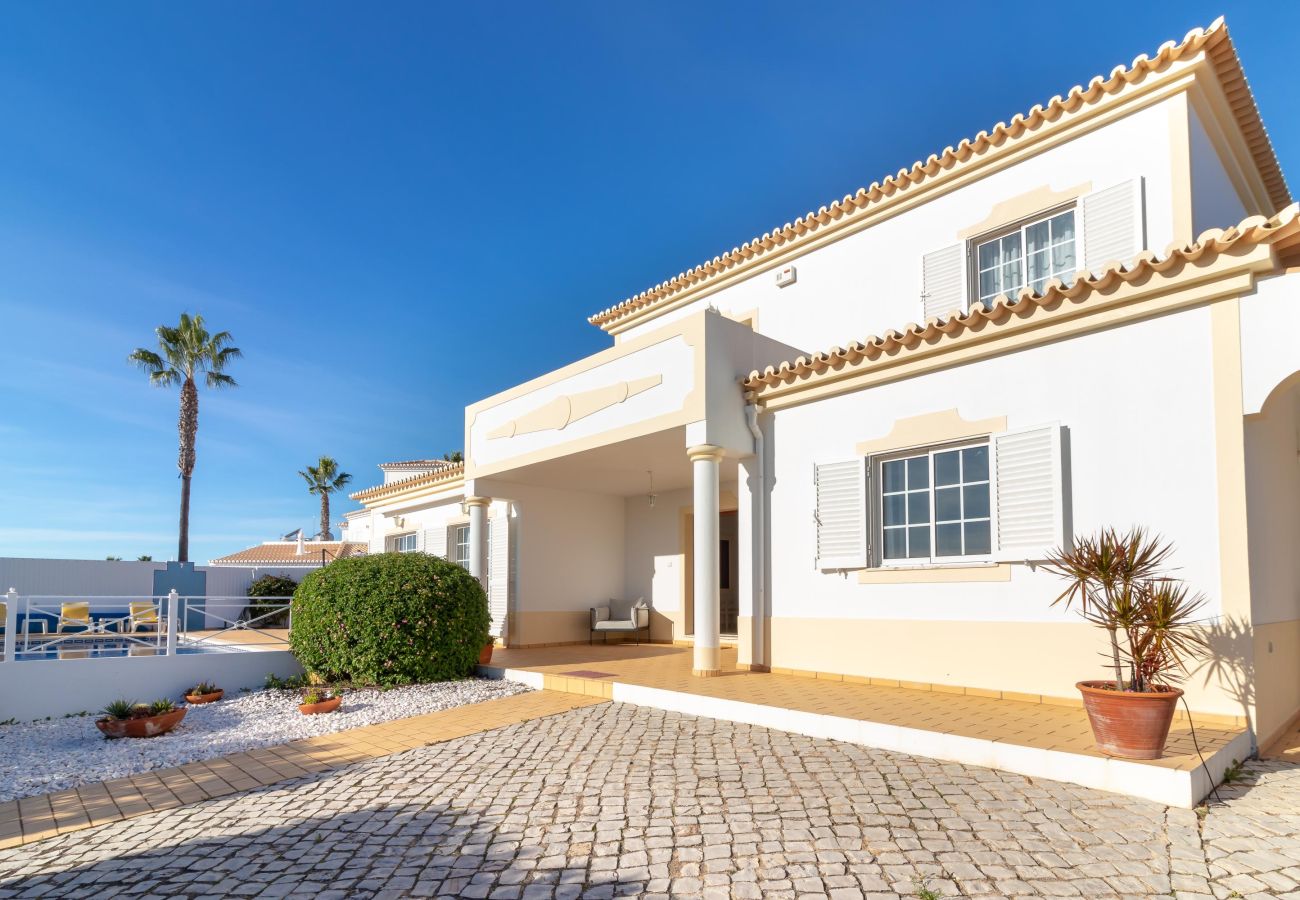 Villa in Carvoeiro - Casa Anton - Heated pool, sea views and only 1.5km from town and beach